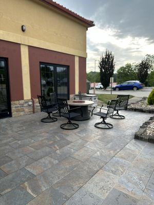 Fire pit outdoor patio / including covered area