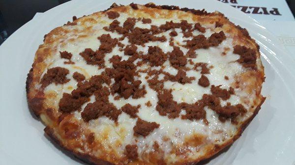 Pizza Personal con Picadillo (Cuban style seasoned ground beef)