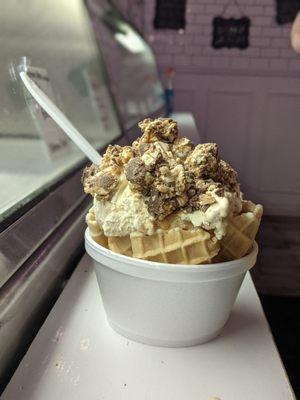 Dulce de leche with Snickers in a waffle cone bowl