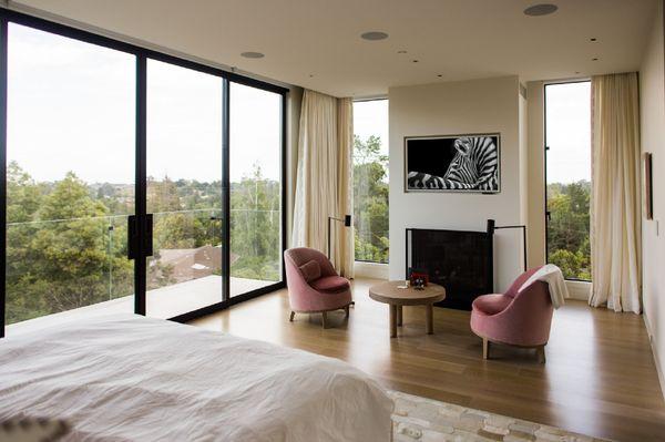 Art TV, Master Bedroom by Regent5