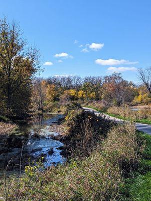 Beautiful 2 mile trail..FALL COLORS!