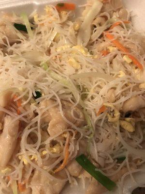 I was so happy to find a Chinese restaurant that delivers in the Northland. Fast delivery, great food, large portions. Chicken Chow Mei Fun