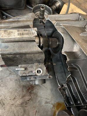 2004 Dodge Ram 2500 4x4  
Cracked Transfer Case