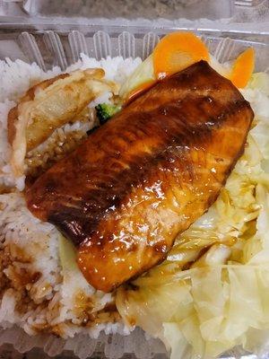 Salmon Teriyaki plate with gyoza