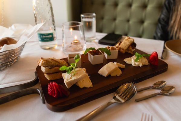 Cheese/dip sampler