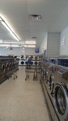 Sarasota's largest laundromat, plenty of machines available in air conditioned comfort.