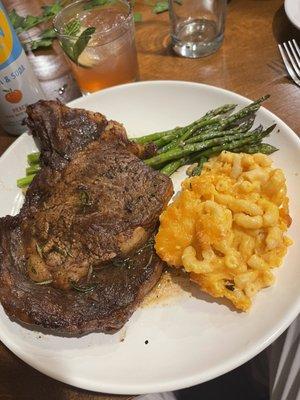 Ribeye steak and 7 Cheese Baked Mac with asparagus