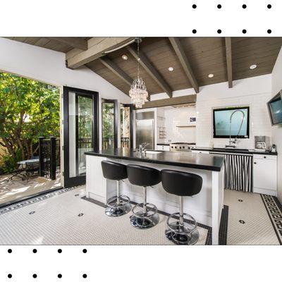 9038 Dorrington Ave - West Hollywood