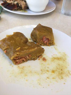 Green plantain tamale (pasteles de guineo)