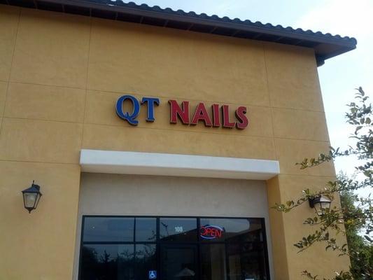 QT Nails