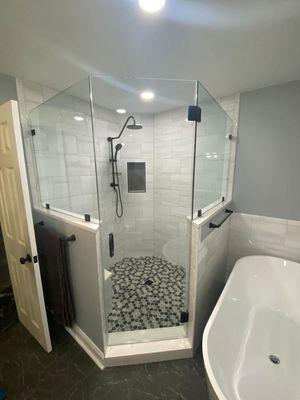 Custom Neo Angle shower door