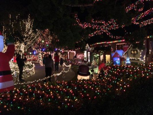 Point Loma Garrison Street Christmas Lights