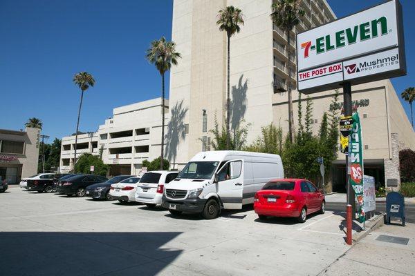 Entrances to large parking lot on both Ventura Blvd and Orion Ave