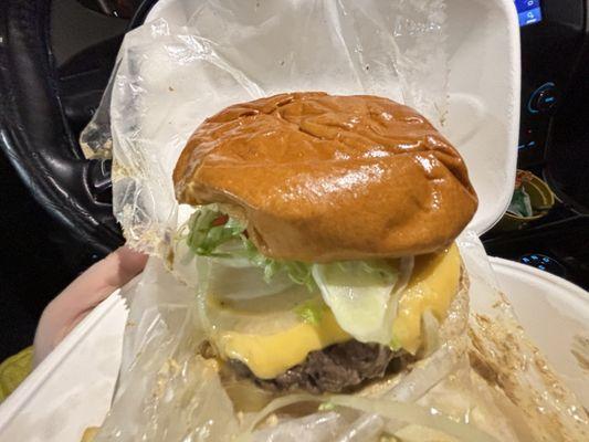 Cheeseburger with fries