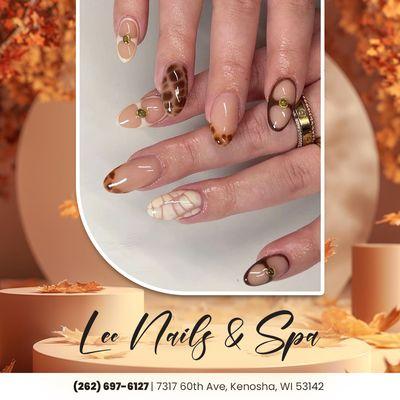 Lee Nails