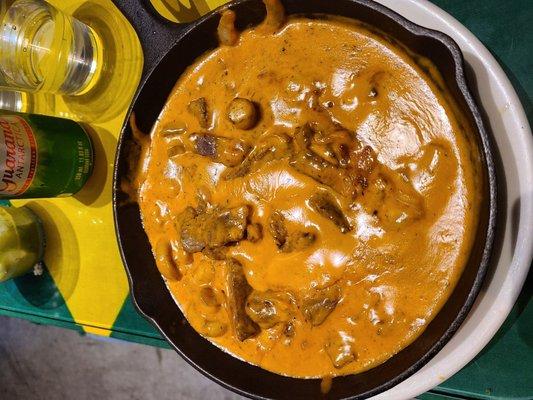 Mignon Stroganoff