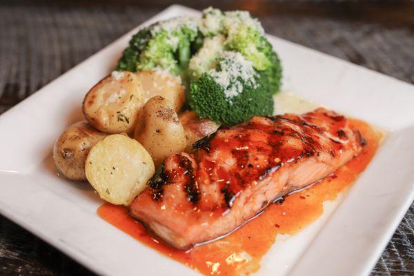 Grilled Honey Sriracha Salmon