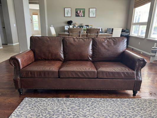 Absolutely beautiful leather sofa