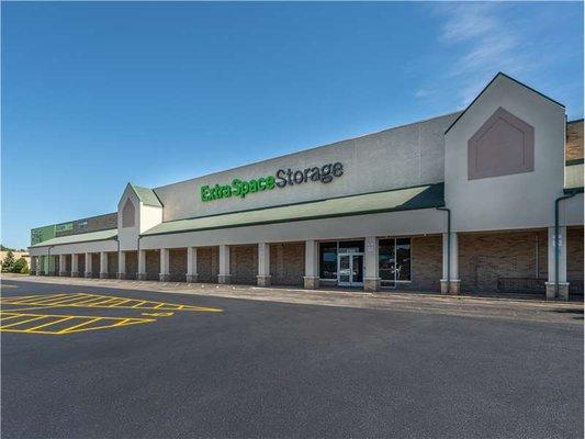 Alternate Beauty Image - Extra Space Storage at 3355 Sheridan Rd, Zion, IL 60099