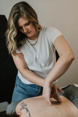 In addition to chiropractic care, we offer Assisted Stretching, Reiki and Raindrop Technique