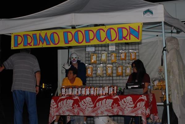 Wait a minute...  There's only supposed to be two Primo Popcorn workers!