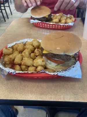 Cheese burger with tots