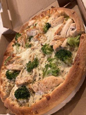 Chicken Alfredo pizza