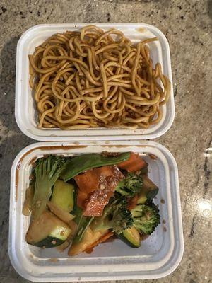 Side hibachi noodle and vegetable