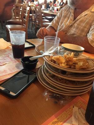 This was our stack of plates as well as the table in the middle still full of plates for over 45mins.