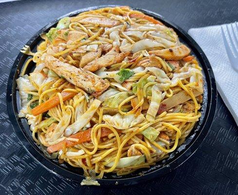 Chicken Hakka Noodles are delicious