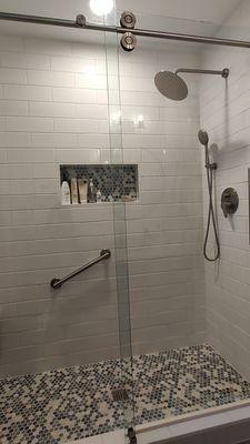 My shower was clean and sparkling after Jasmine finished with it! She did a particularly good job on the glass.