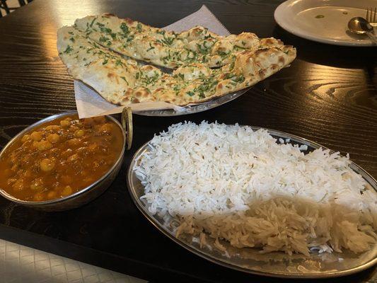 Chana Masala, rice, Garlic Naan