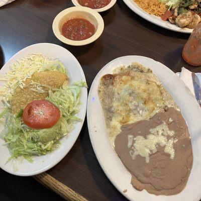 Lunch Special No.1 Chile relleno, taco, beans and guacamole salada