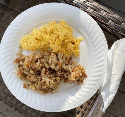 Scrambled eggs and hash browns