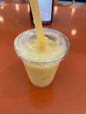 Mango banana smoothie