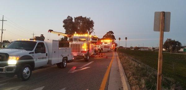 ASSISTING ALWAYS TOWING ON A ROLLOVER