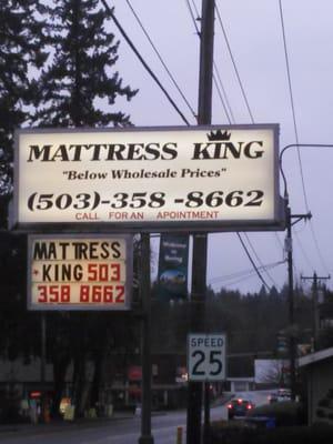 The mattress king below wholesale 28163 hwy 212 Boring, Oregon 97009