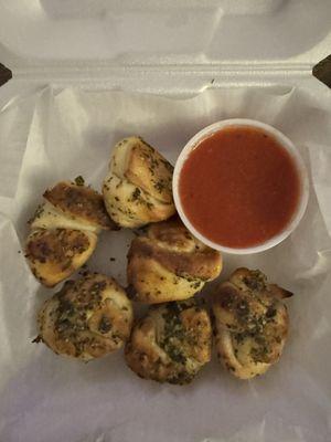 6 Garlic Knots