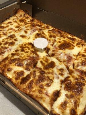 Square cheese pizza (3x cheese).