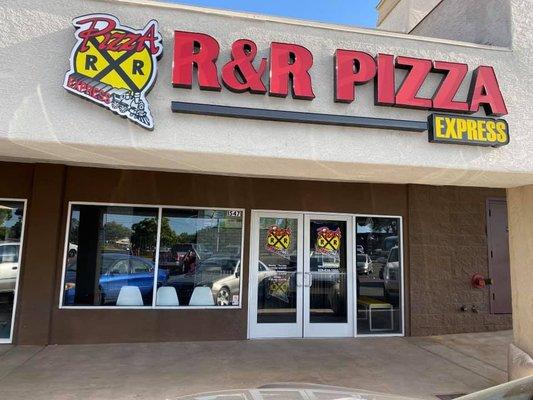 Outdoor R & R Pizza Express store-front