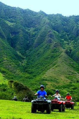 ATV in Ka'a'awa Valley