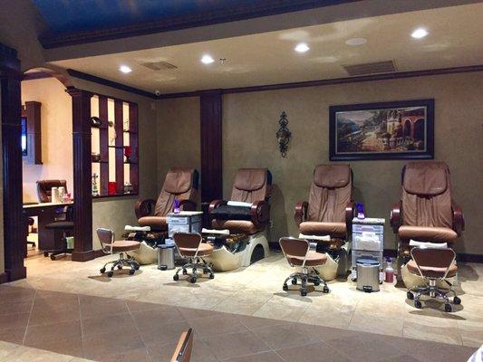 Pedicure stations, very comfy!