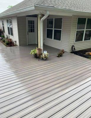 Composite deck