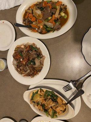 tofu Pan Dang (Red curry), veg Drunken noodles, thai pot with steak