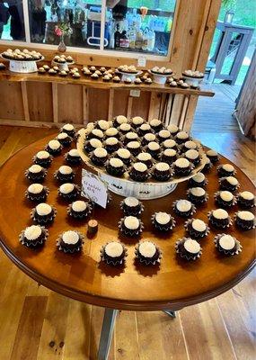 Mini Bundt cakes for dessert