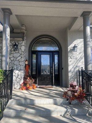 Getting that London Look with the black door and stair rail!