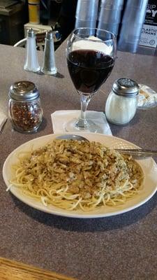 Spaghetti and white clam sauce.