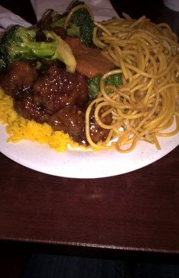 General Tso's Chicken w/ rice & noodles