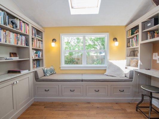 SE Umatilla Farm House - reading nook