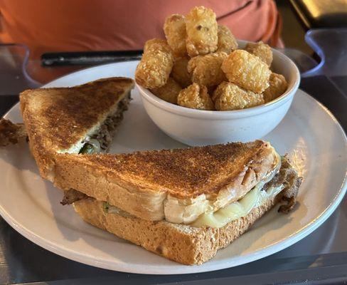 Philly cheesesteak with tater tots